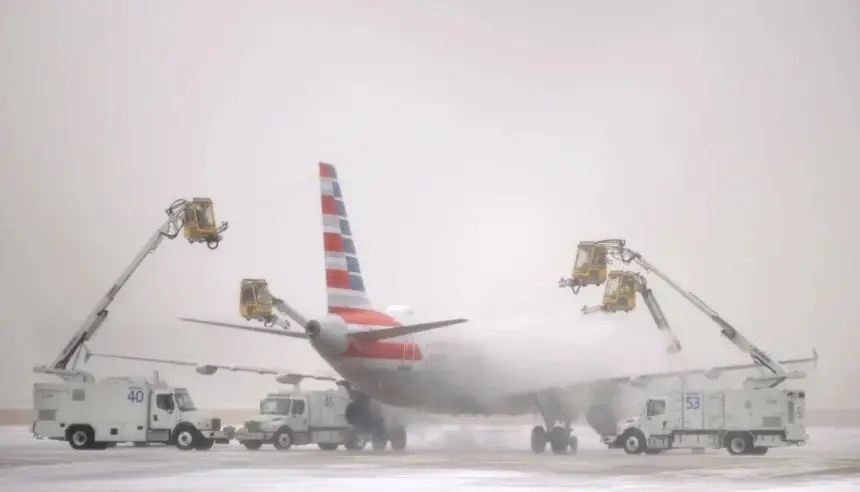 إلغاء أكثر من 1100 رحلة بسبب عاصفة شتوية قوية في الولايات المتحدة