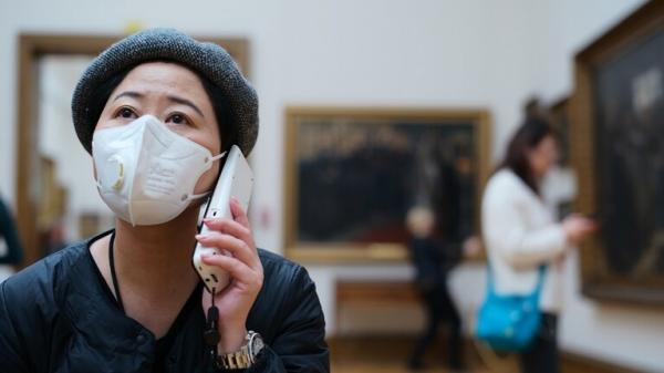 الأطباء يعرضون صور رئتي مصابة بفيروس كورونا(صورة)