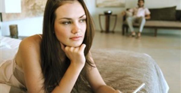 10 أسلحة أنثوية تهزم أشجع الرجال