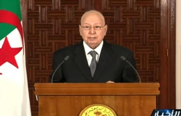 الرئيس الجزائري ينهي مهام وزير العدل سليمان براهمي ويعين بلقاسم زغماتي بدلا عنه