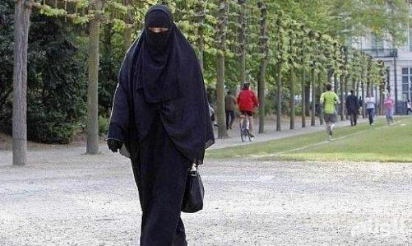 رجل يرتدي النقاب يستنفر أعوان السلطة و المواطنين بوجدة