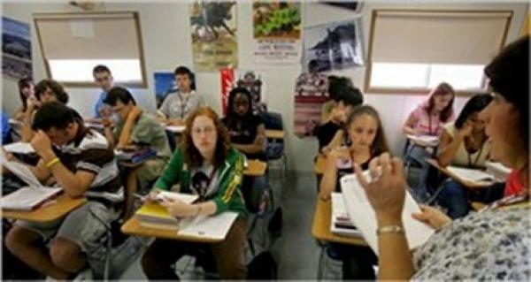 مدارس بريطانيا تفرض «غرامات مالية» على أولياء الأمور السيئين