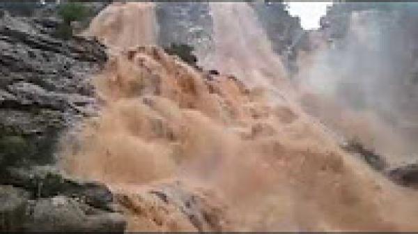 شلالات من مياه الأمطار بجبال إداوتنان قرب أكادير