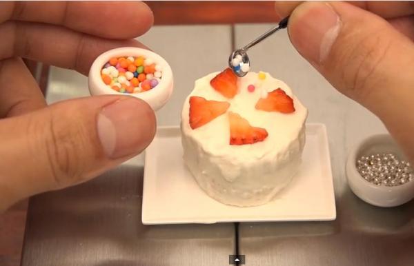 بالفيديو: وجبات الطعام الصغيرة أحدث صيحة في اليابان