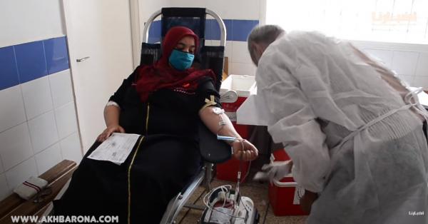 إقبال كبير للمواطنين على التبرع بالدم في حملة نظمها متطوعون بالصخيرات