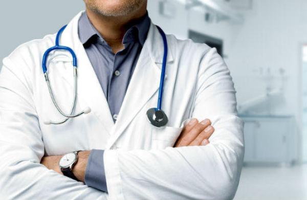 مع أم ضد.. مواطنون عراقيون يجبرون طبيبا على دفع "دِيَّة" بعد وفاة شخص بعيادته