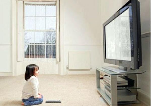 دراسة: مشاهدة الأطفال للتليفزيون خطر