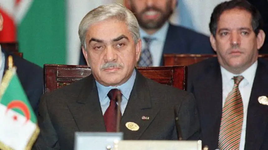 وفاة الرئيس الجزائري الأسبق اليامين زروال