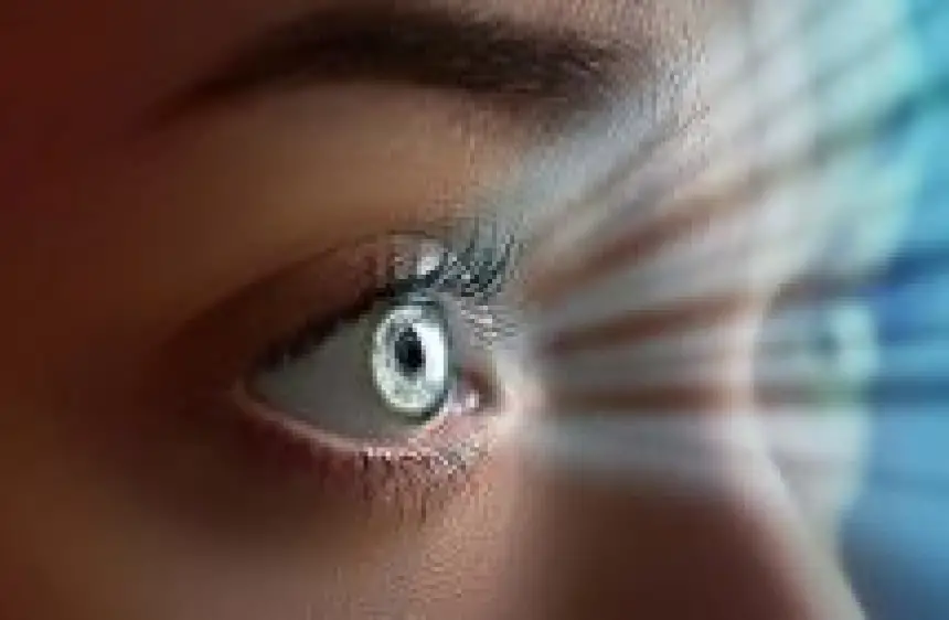 اليابان.. ابتكار عدسات لاصقة تحمي العين من الموجات الكهرومغناطيسية