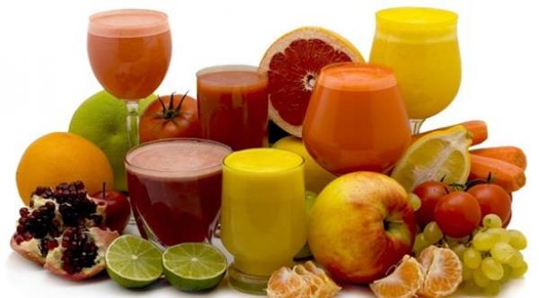 دراسة: تناول كوب عصير فواكه يومياً قد يؤدي إلى ذبحة صدرية