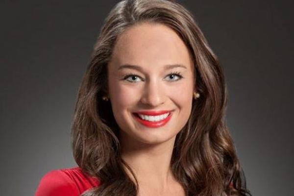 بالفيديو: شاهد ما حدث مع هذه المراسلة أثناء تقرير تلفزيوني