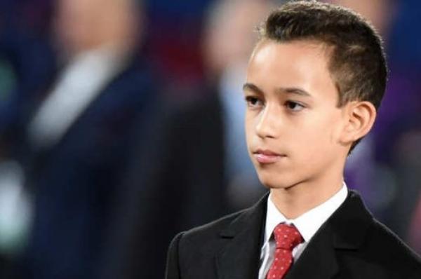 هدا هو المسار الدراسي لولي العهد مولاي الحسن  في الموسم الحالي و هذه هي الثانوية "العمومية" التي يتابع فيها دراسته