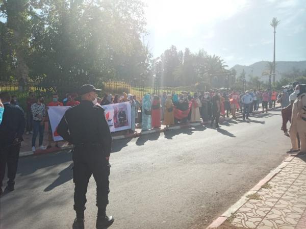 وقفة احتحاجية حاشدة للعاملين بقطاع الحفلات والأعراس ومتضررون :"بعنا الماتريال ومالقينا مانوكلو لولادنا"