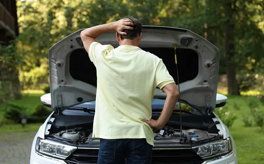 السلامة أولاً: كيف تتصرف عند توقف سيارتك بشكل مفاجئ؟