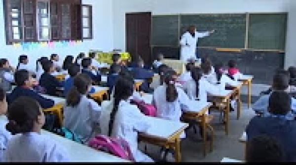 هل يجعل الاكتظاظ من الأستاذ مجرد حارس للفصل ؟