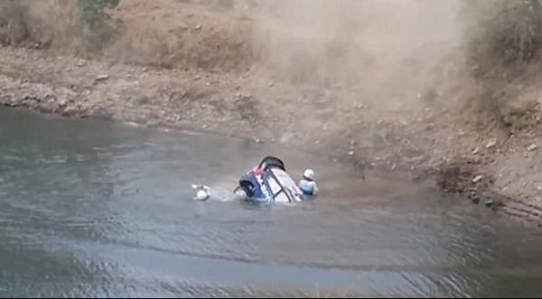 مصرع 22 شخصا إثر سقوط حافلتهم في خزان للمياه جنوب الهند