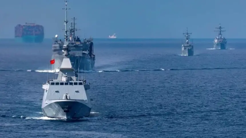 اختتام مناورات عسكرية متقدمة بين القوات المسلحة الملكية والمارينز الأمريكي(صور)