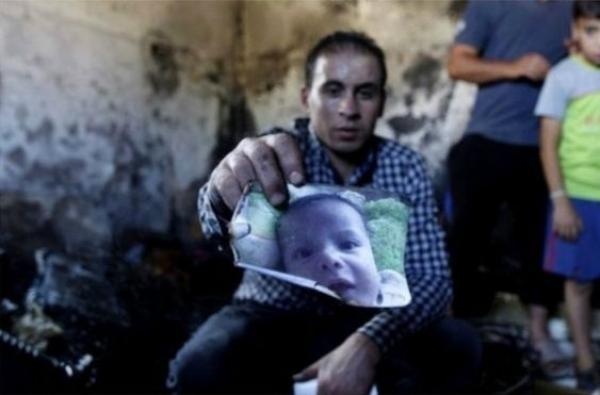 وفاة والد الرضيع الفلسطيني الذي قضى "حرقا" متأثرا بجروحه