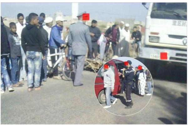 سيارة تدهس دراجة نارية وتنقلب بعد اصطدامها بعمود كهربائي ونقل الجرحى للمستعجلات