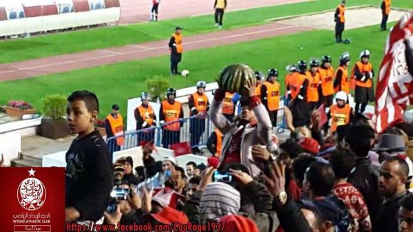 الجمهور الودادي يحضر "الكرعة" الى مدرجات محمد الخامس ردا على "كوجاك"