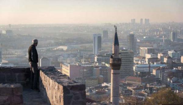 مجهولون يهاجمون مسجدا في تركيا ويلقون المصاحف على الأرض (صورة)