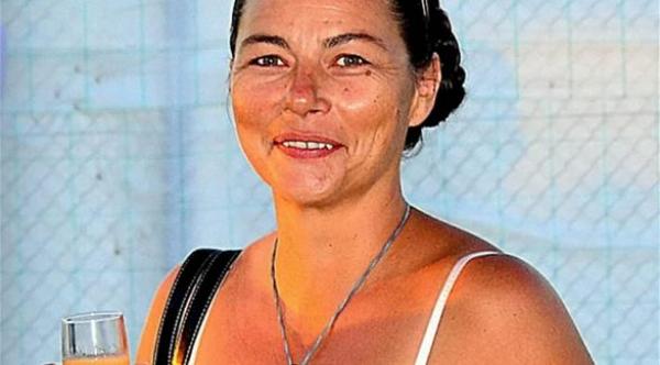 تكتشف بالصدفة أن شقيقتها تعيش في بطنها منذ 45 عاماً