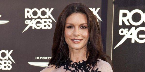 بعد كيم كاردشيان  .. ممثلة عالمية تكشف استخدامها زيت الأركان المغربي للحفاظ على جمالها 