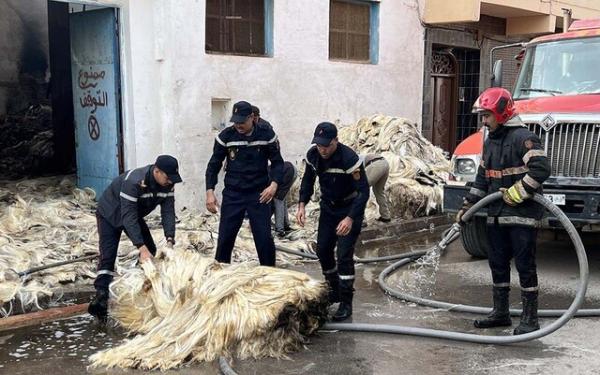 خسائر فادحة بعد اندلاع حريق ضخم داخل مستودع بالناظور