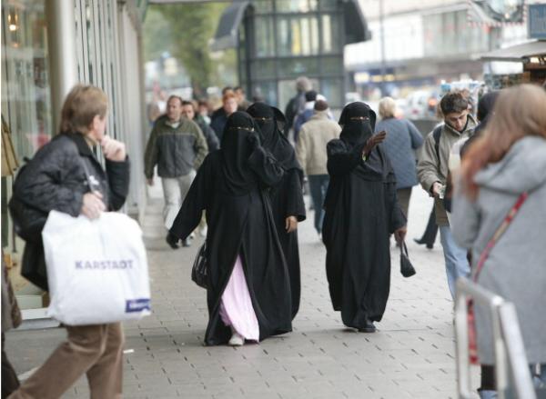 قضية حرّكتها فتاة مغربية الأصل