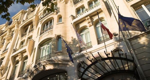 موظف مغربي بفندق "ماريوت" يكشف تفاصيل مثيرة حول فرار الفتاة الفرنسية بملابسها الداخلية