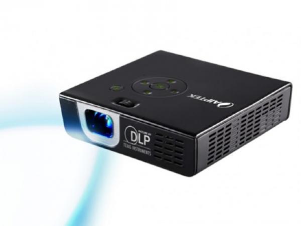 شركة تايوانية تطرح عارضاً ضوئياً ثلاثة في واحد