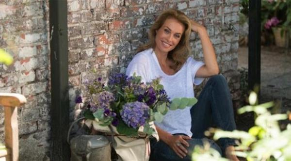  خبيرة التنمية الذاتية، ومؤسسة علامة "فريديرك شويز" للتجارة الإلكترونية، فريدر فان دير ول 