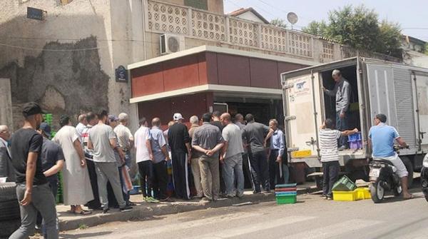 كالعادة.. أزمة "الحليب" وندرة المواد الاستهلاكية تتسبب في حالة غليان شديد ببلاد "القوة الضاربة"