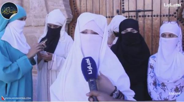 تشالنج " الحايك المغربي" .. حنين إلى الزمن الجميل والعودة إلى الأصل