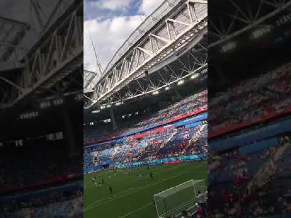 أغنية شهيرة للفنان حميد بوشناق تلهب الجماهير بقلب ملعب روسيا