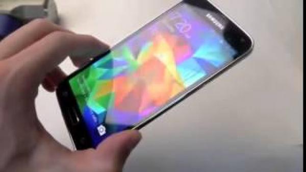 كاد أن يختنق بسبب بطارية جالكسي إس 5