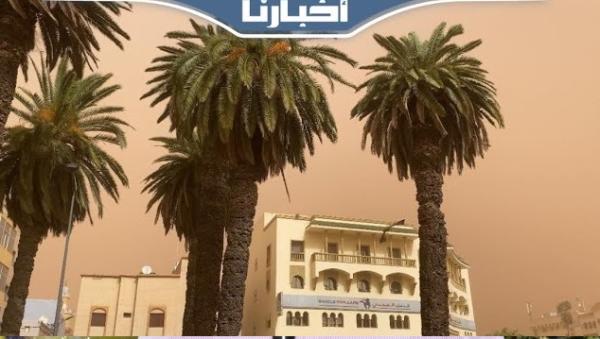 رياح قوية محملة بالأتربة تتسبب في سقوط الأشجار والنخيل بسطات