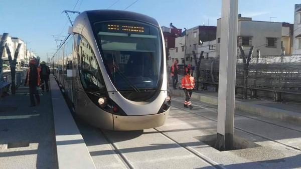 غضبة ملكية تتسبب في هدم جزء من جسر "طرامواي" الرباط..التفاصيل