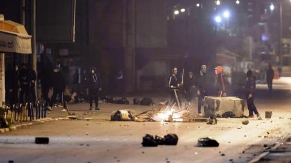 تونس على أبواب ثورة جديدة.. مئات المحتجين يخرجون إلى الشوارع و"قيس" يستفز التونسيين بصفقة لحوم "فضائحية"