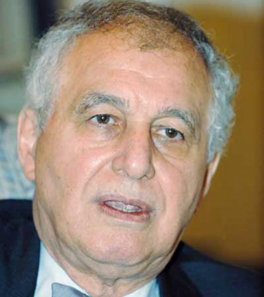 وزير أول جزائري سابق لا يستبعد قيام حرب بين المغرب والجزائر 