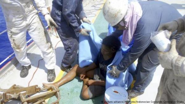إنقاذ مراهق إندونيسي بعد قضائه 49 يوماً في المحيط