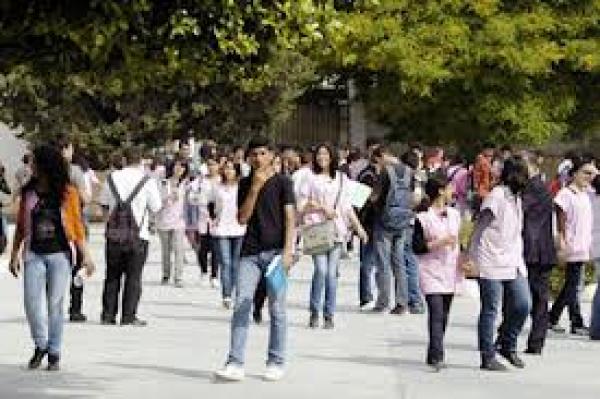 تلامذة مؤسسة عمر بن الخطاب بتييرت يحاصرون الأساتذة والأمن ينقد الموقف