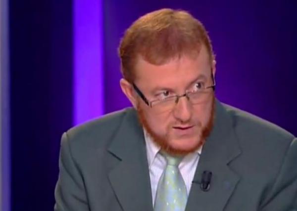 “بوليف”  يقطع مياه “الكولف” ودعم “الفاسي”  