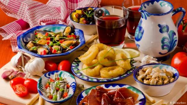 علماء: بكتيريا الأمعاء قد تفسر فوائد نظام الغذاء المتوسطي