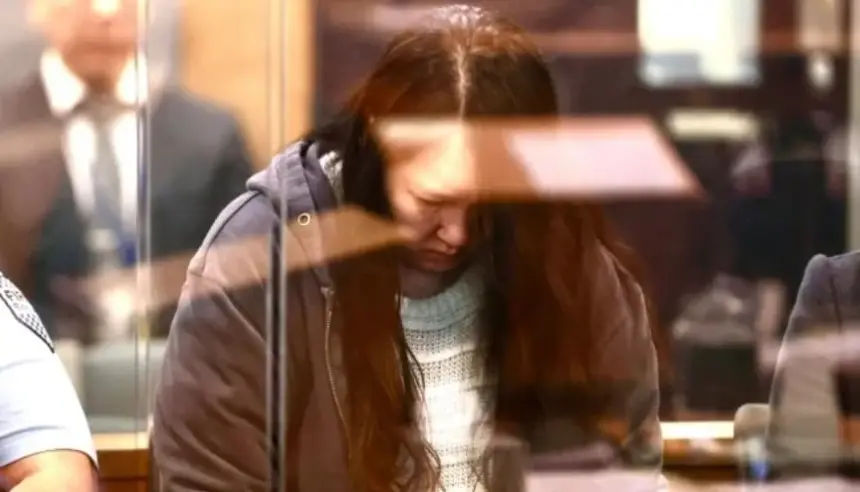 سجن أم مدى الحياة بعد اكتشاف جثتي طفليها داخل حقيبة