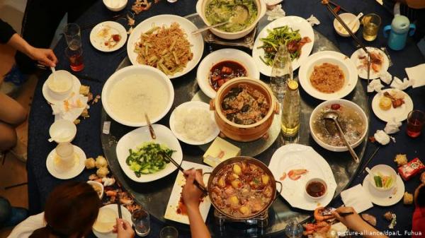 قانون لتضييق الخناق على المسرفين للطعام في الصين