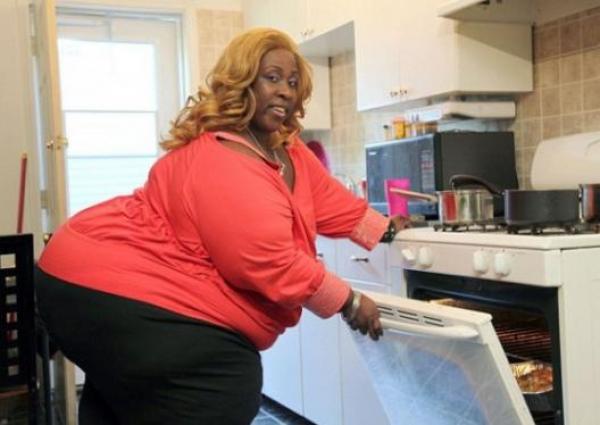 صاحبة أكبر " مؤخرة " فخورة بها!