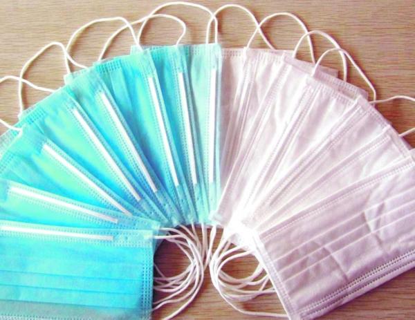 صدق أو لا تصدق...اعتقال سائح كان على وشك تهريب كمية ضخمة من "كمامات كورونا" بمطار أكادير