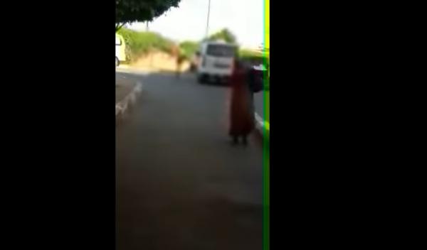 مضطرب نفسي يخرج من مستشفى بني ملال كما ولدته أمه وأسرته تبحث عنه