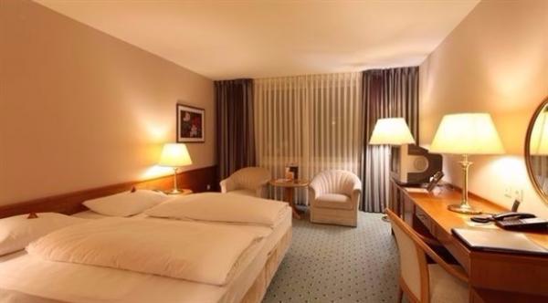 نزيل يعثر على أغرب نصيحة داخل غرفة الفندق